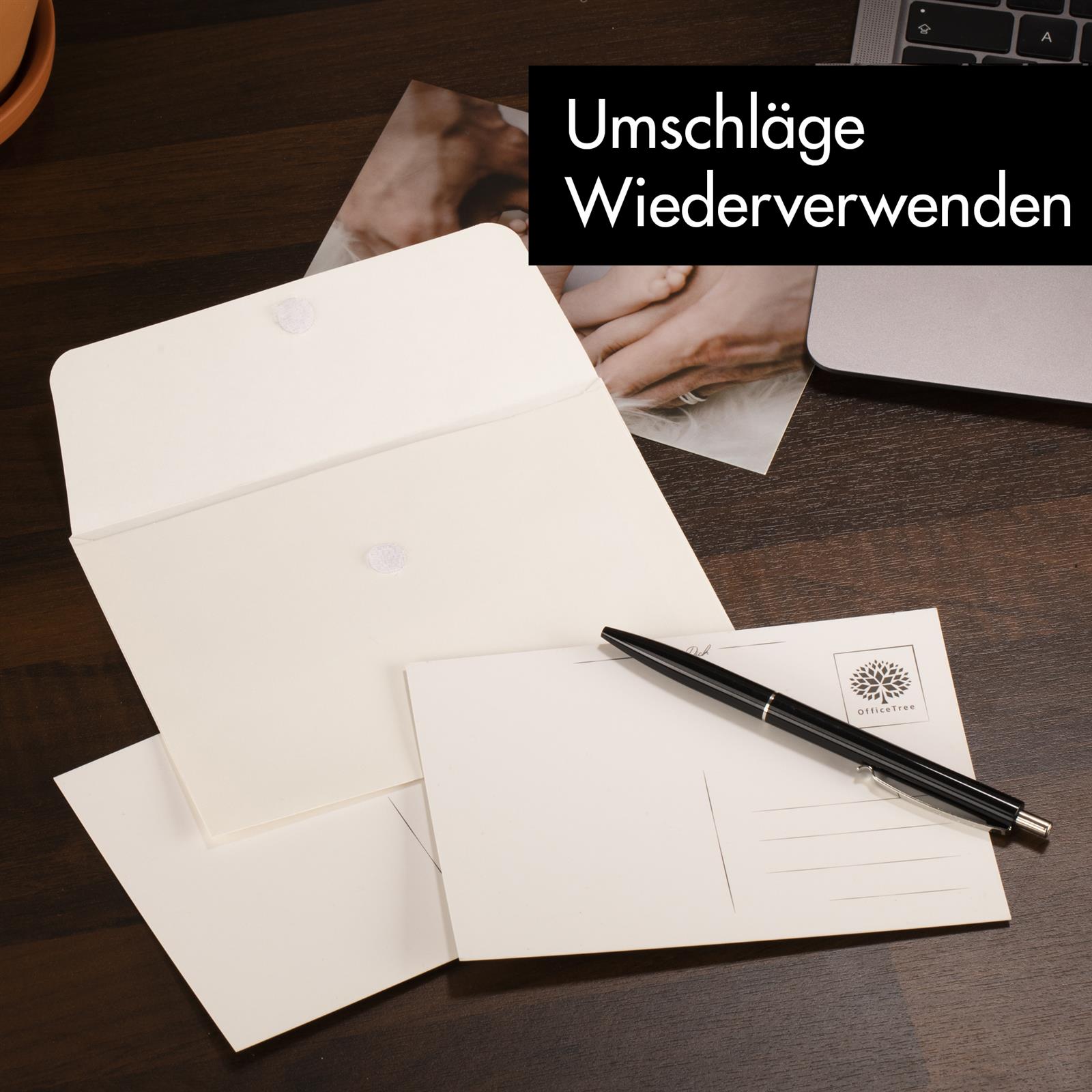 Selbstklebende Klettpunkte Weiß – Praktische Klettverschlüsse zur flexiblen Befestigung Vier weiße runde Klettpunkte liegen auf einem hellen Holztisch; zwei davon mit Haken- und zwei mit Flauschseite, leicht versetzt angeordnet.