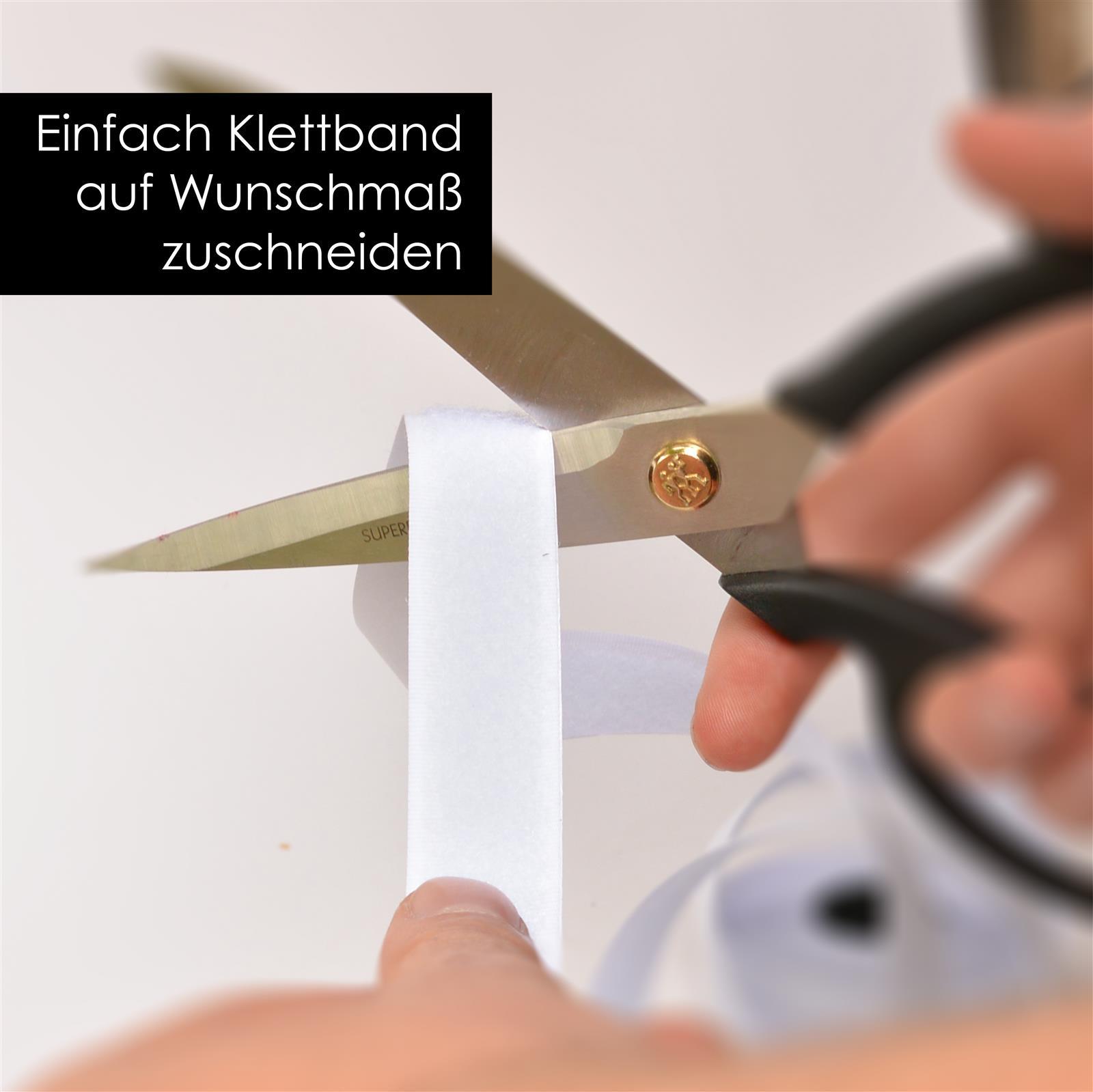Selbstklebende Klettpunkte im praktischen Set – schwarz, Ø 20 mm – ideal zum Befestigen und Ordnen Ein geöffnetes Kunststoff-Etui mit mehreren schwarzen Klettpunkten in verschiedenen Größen, sortiert in Fächern; im Hintergrund liegt ein transparenter Deckel mit Aufdruck.
